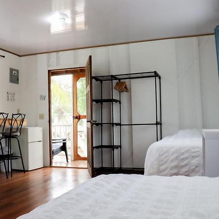 Horse Cottage Sarteneja Luaran gambar