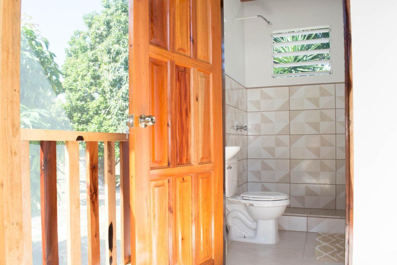 Horse Cottage Sarteneja Luaran gambar